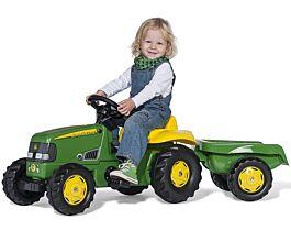 Grön Rolly Toys John Deere tramptraktor med släpvagn för småbarn